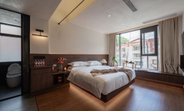 Kangding YeKe Yeke Hotel (Love Song Square)