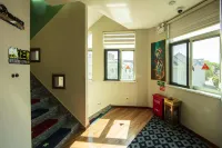 Golden Seasons Hotel (Shanghai Jinshan Zhuxing Branch)