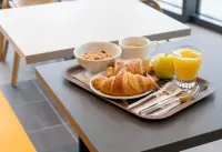 B&B Hotel Saint-Geours-De-Maremne Hossegor - breakfast