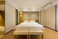 City Comfort Inn Hotel (Liuzhou Five Star Pedestrian Street Zhonghuan Building) - balcony