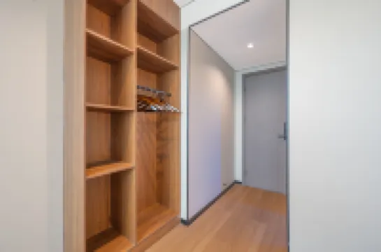 Baoshilong Hotel (Shishi Shibiao)