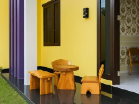 Omah Poer Modern Tropical Villa Hotels in Giri