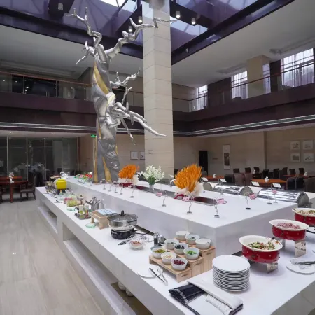 Licheng Ruixuan Hotel (Lingshi Xinjian East Street)
