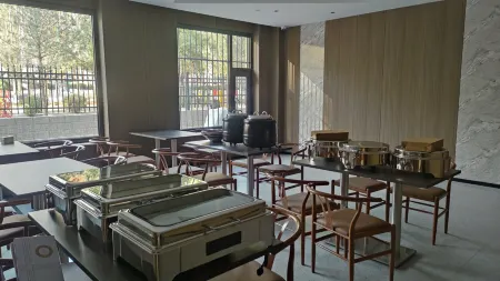 Jiali Grand Hotel (Wuhai Lake) Отели рядом с достопримечательностью «Wuhai Vocational and Technical College»