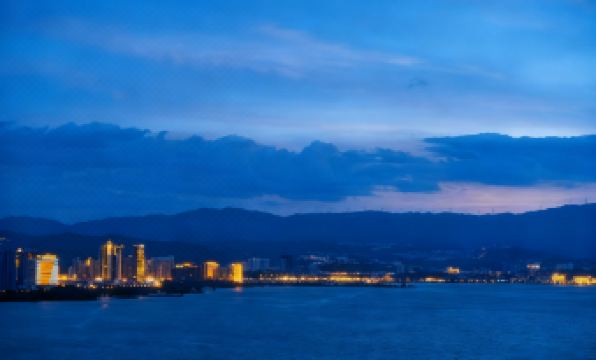 Dali · Star Hideaway | Mirage Sunset Mirror Lakeside Resort Hotel (Erhai Lake Branch)