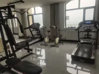 Hengrui Hotel (Yan'an Railway Station Nanniwan Airport) - نادي رياضي
