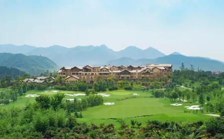 JW Marriott Hotel Zhejiang Anji Отели рядом с достопримечательностью «Memorial Hall of Changshuo Wu»