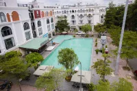 Golden Central Hotel - С бассейном