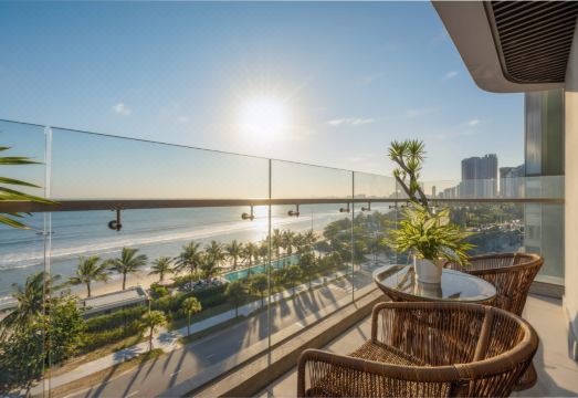 페닌슐라 수영장