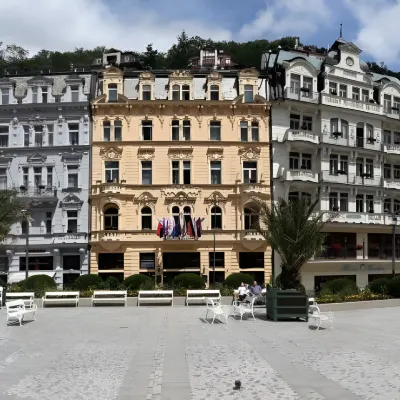 Astoria Hotel & Medical Spa Hotels near City Centre