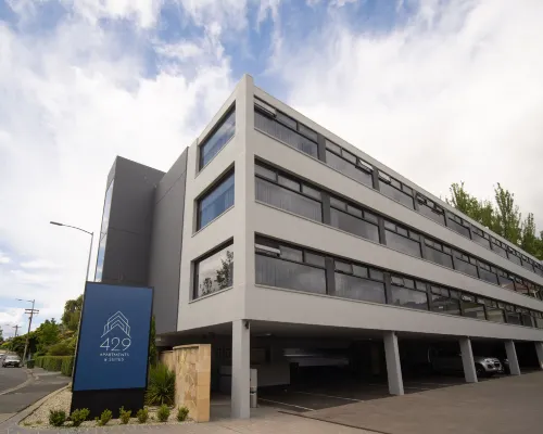 429 Apartments & Suites Hotels in Sandy Bay
