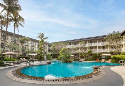 5. 쉐라톤 반둥 호..