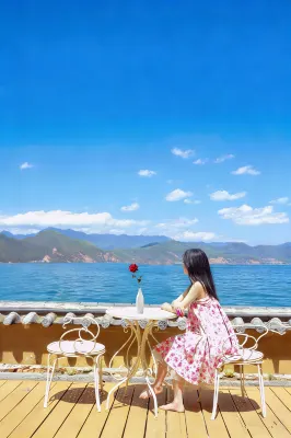 Lugu Lake Scenic Area Gutao Yuanzhu Full Lake View Waterfront Vacation Apartment