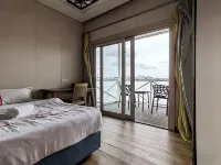 Vera Lavu Water Villa (24-Hour Chinese Housekeeper Service & Unlimited Snorkeling) Hotels in Semporna