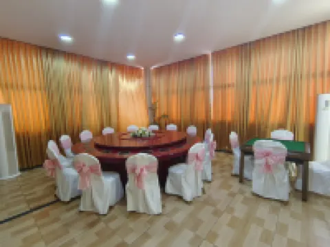 Wealth International Hotel - Zhou Jie Branch - Ikaija Lagos Mohammed Airport Branch Hotels in Lagos