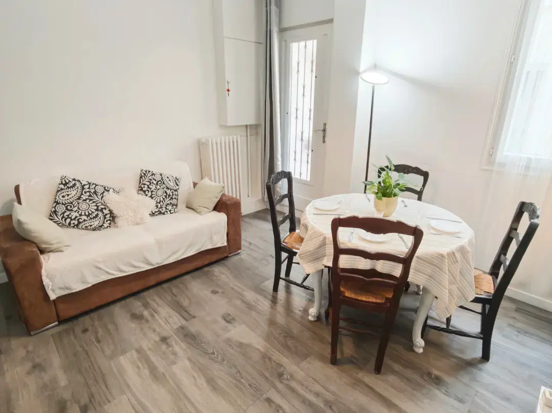 Notre Dame In Latin Quarter Stylish Flat For 6 - Paris