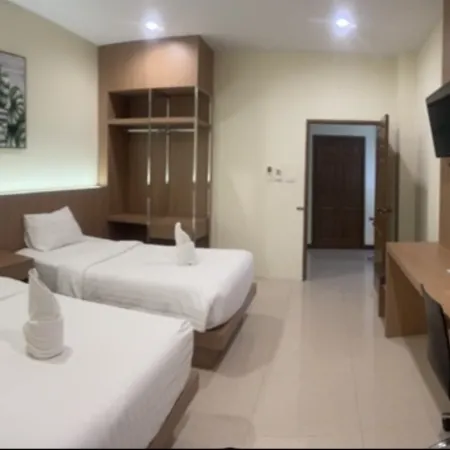 Chansuda Lake View Hotel Отели рядом с достопримечательностью «Площадь Убон»