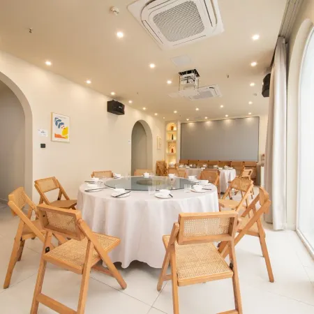 Huyu Yijing Homestay (Hengshan Island Shop)