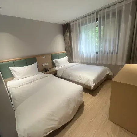 Lurenyi Boutique Hotel (Beijing South Railway Station Shiliuzhuang Subway Station)