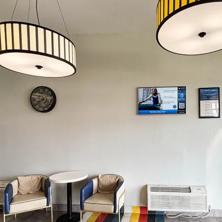 Studio 6 Suites Lexington, KY - Airport