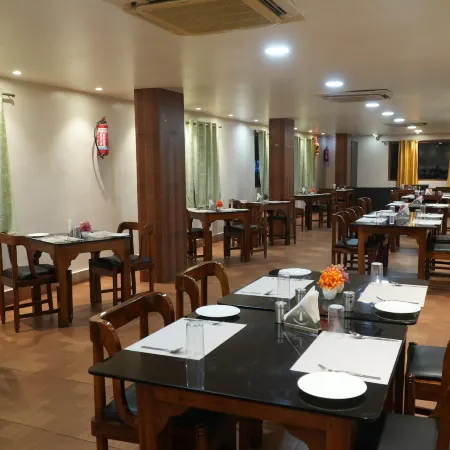 Hotel Sapphire Inn