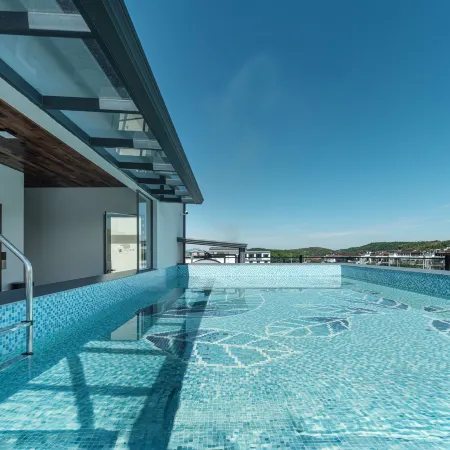 Susuli · Déjà vu · Star Sky Rooftop Pool · Riverside Elegant Villa (Moon Bay Scenic Area)