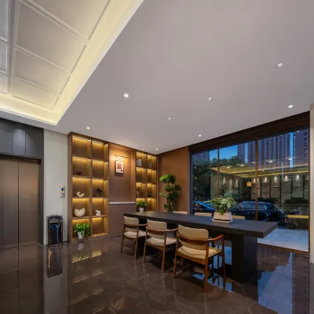 Lansen Hotel (Yiwu Wuyue Plaza)