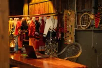 Jingmaishan Gukang Mingye Homestay (Princess Banyan Tree) - pet friendly