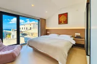 77·lsands|Double seven lnn - Mountain view