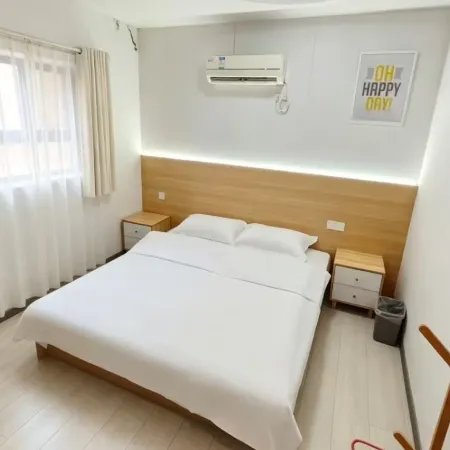 Lite Hotel (Wuhan Simenkou Yellow Crane Tower Subway Station)