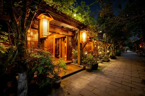 Pingle Ancient Town Lijiang Hostel - 2-Star