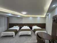 裕和軒（邊城茶峒景區店） - 停車場