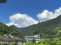 Jiufeng Mountain Hidden Realm, Lechang ｜ Cloud Retreat Lodging - vasca da bagno