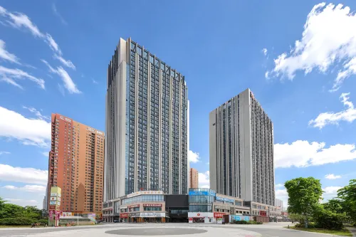 Xinxiang Zimu Hotel (Baolong Plaza) - New