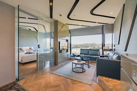 Veee Hotel