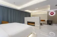 Huaji Wenyue Hotel (Weifang Minzhu Street North High-speed Railway Station)