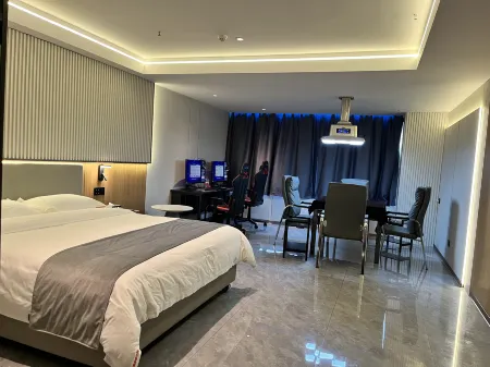 Webril E-sports Hotel Отели рядом с достопримечательностью «Maple Mountain Botanical Garden»