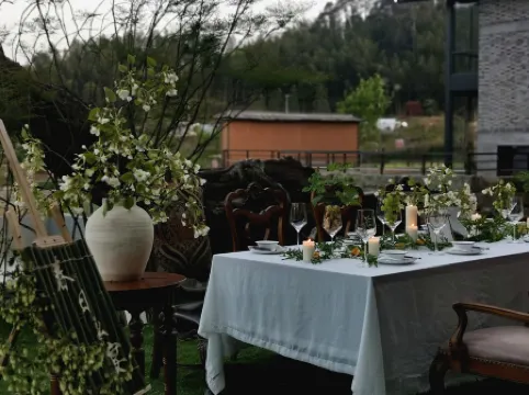 The village head Fang Ruogu mountain house