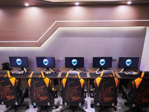 Alien E-sports Hotel (Yongchuan Xinglonghu Branch)