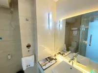 Chengjiang Fuxian Lake Lanhai Resort Hotel