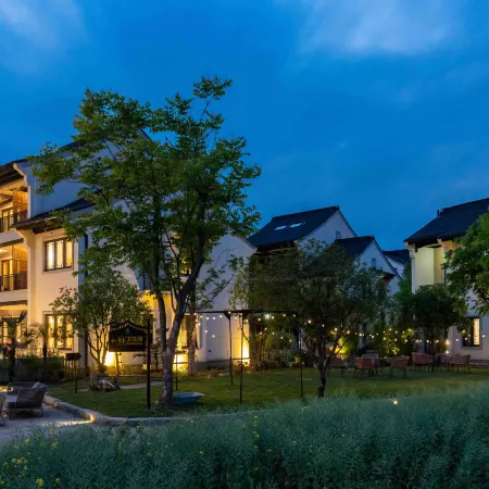 Joyful Lushi Hot Spring Resort
