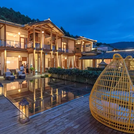 Lanyue Li·Linggan Senyang Natural Ore Hot Spring Resort 360° View Beautiful Stay (Heshun Branch)