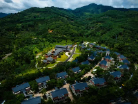 Four Points By Sheraton Hainan Qiongzhong Hotels near Baihua Bridge