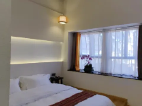 Litang Cloud Homestay Hoteles en Litang