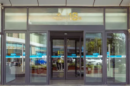 Holiday Inn Qingdao Haizheliz Seaview (Huangdao Golden Beach Wuyue Plaza)