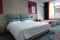 Juyuan Homestay (Quanzhou West Street Bell Tower Store)