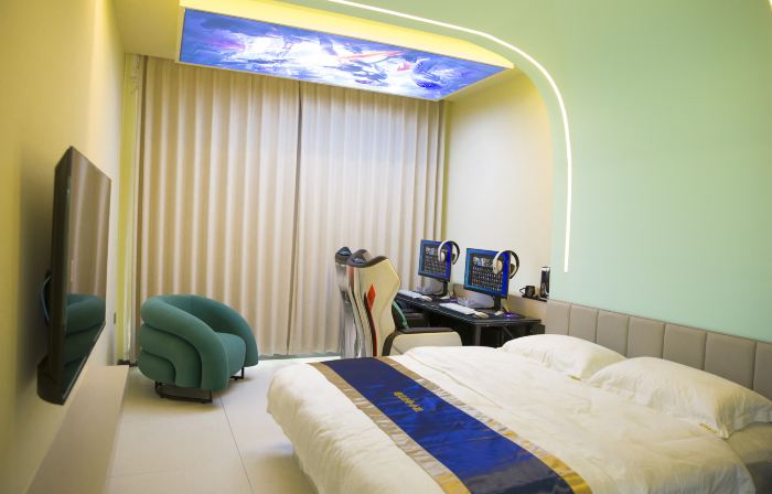 Meet the light luxury small stay (City Hospital Store)
