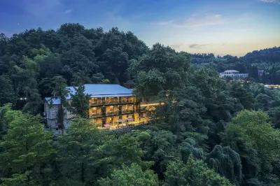 無憂度假山莊（莫干山風景區店） 白雲山館附近的飯店