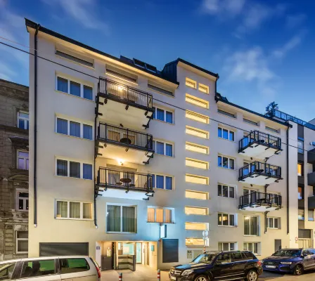 イミーズ アパートメンツ ロリー