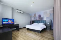 Qingmu Hotel (Huaian Lianshui City Square)